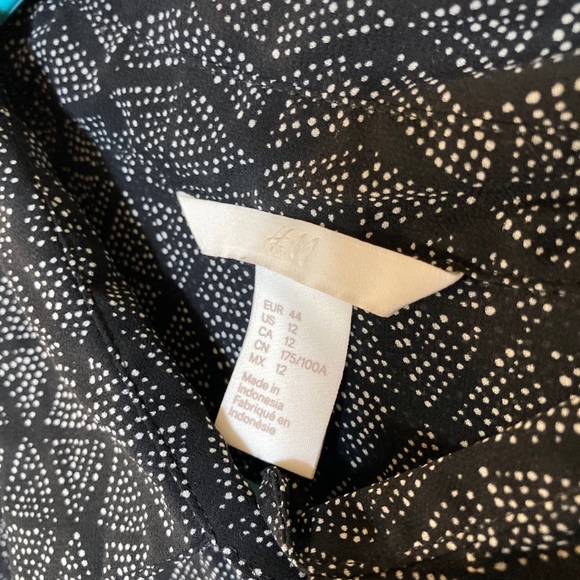 Button up sheer tank - Picture 4 of 7